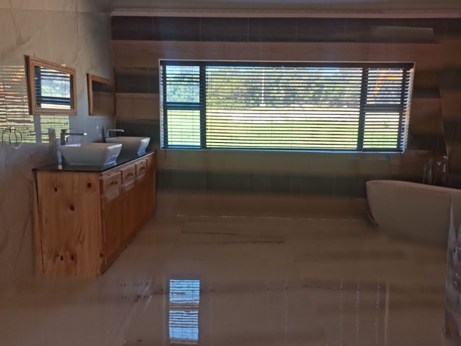 5 Bedroom Property for Sale in Royalston Residential Estate and Wildlife Reserve Eastern Cape